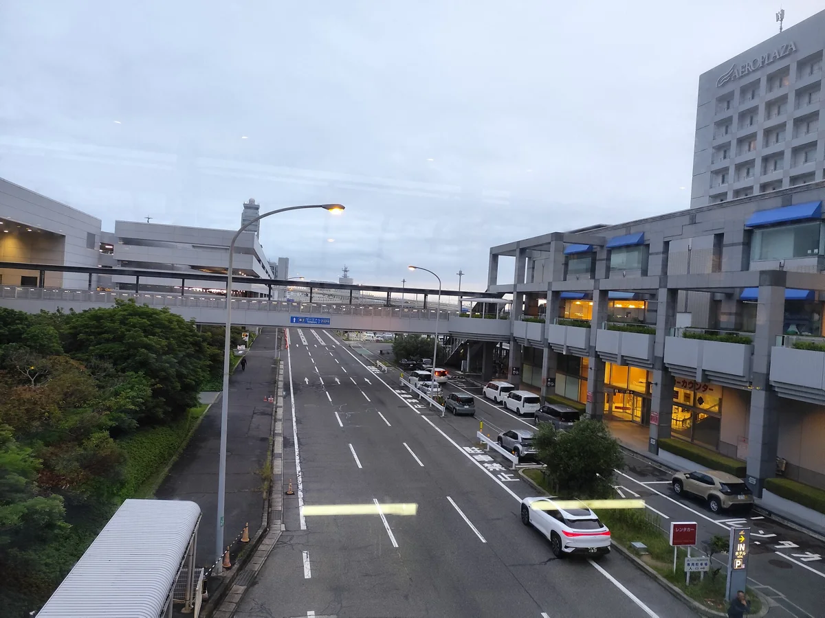 JP 日本 Japan 大阪 Osaka 關西國際 Kansai International Airport AeroPlaza mall footbridge view bus stop June 2026 N13P 01