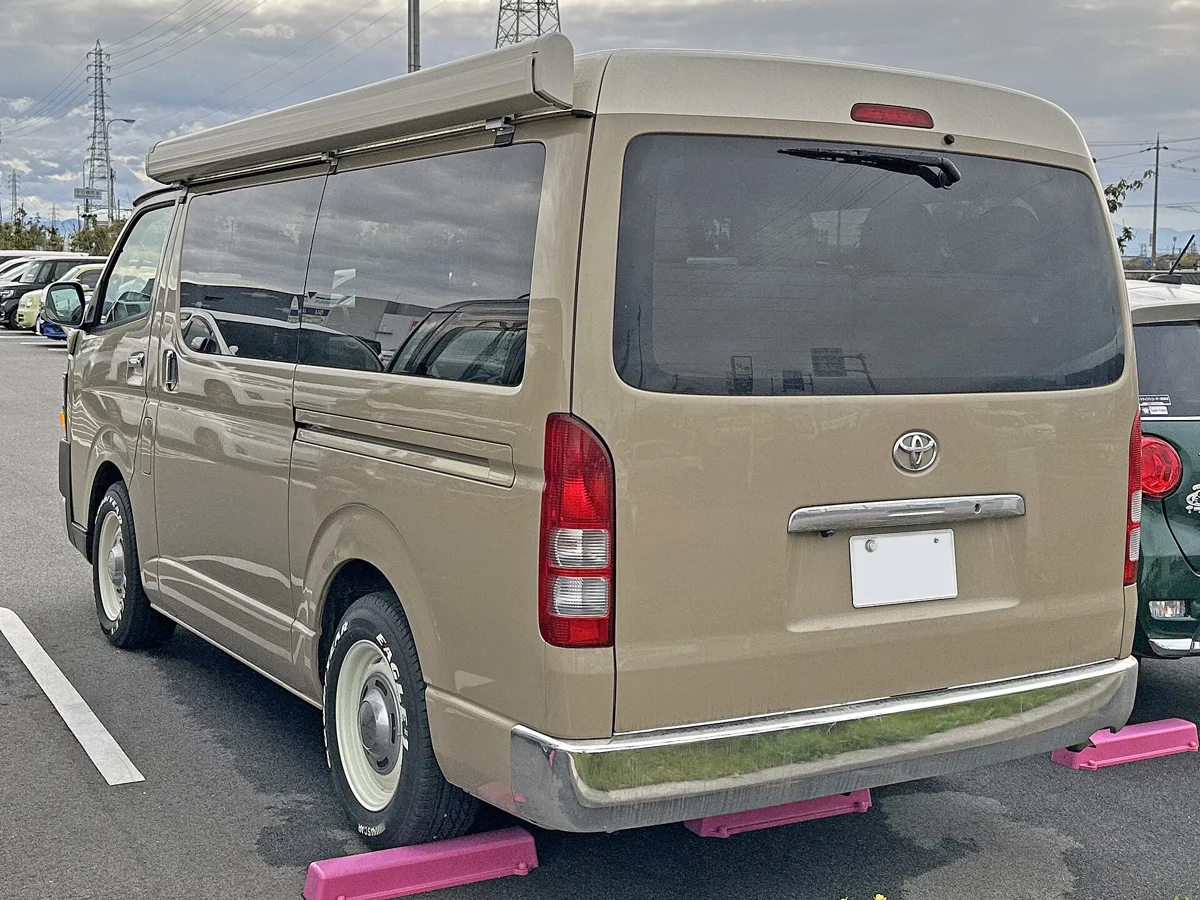 The rearview of Toyota HIACE WAGON GL (3BA-TRH214W-JDTNK) tuned by FLEX