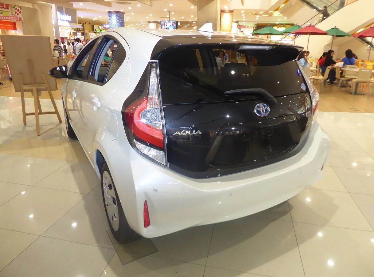 Toyota AQUA S"Rirvie" (DAA-NHP10-VWMVE) rear