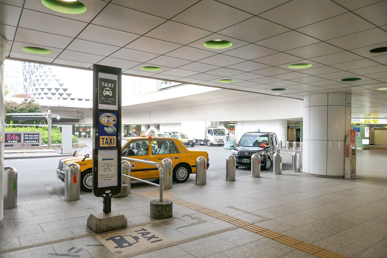 Shinjuku-STA West-Taxi