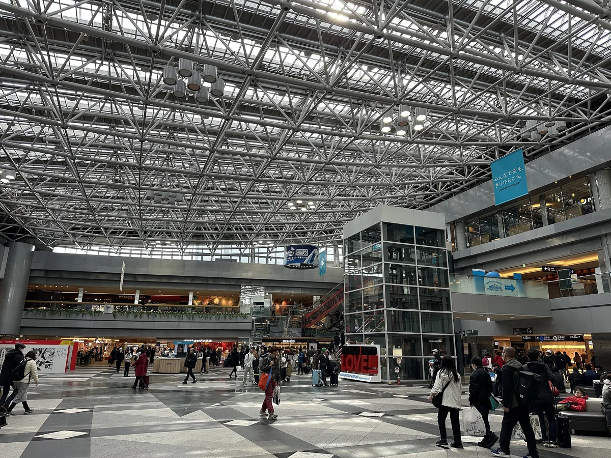 Interior of the New Chitose Airport 02