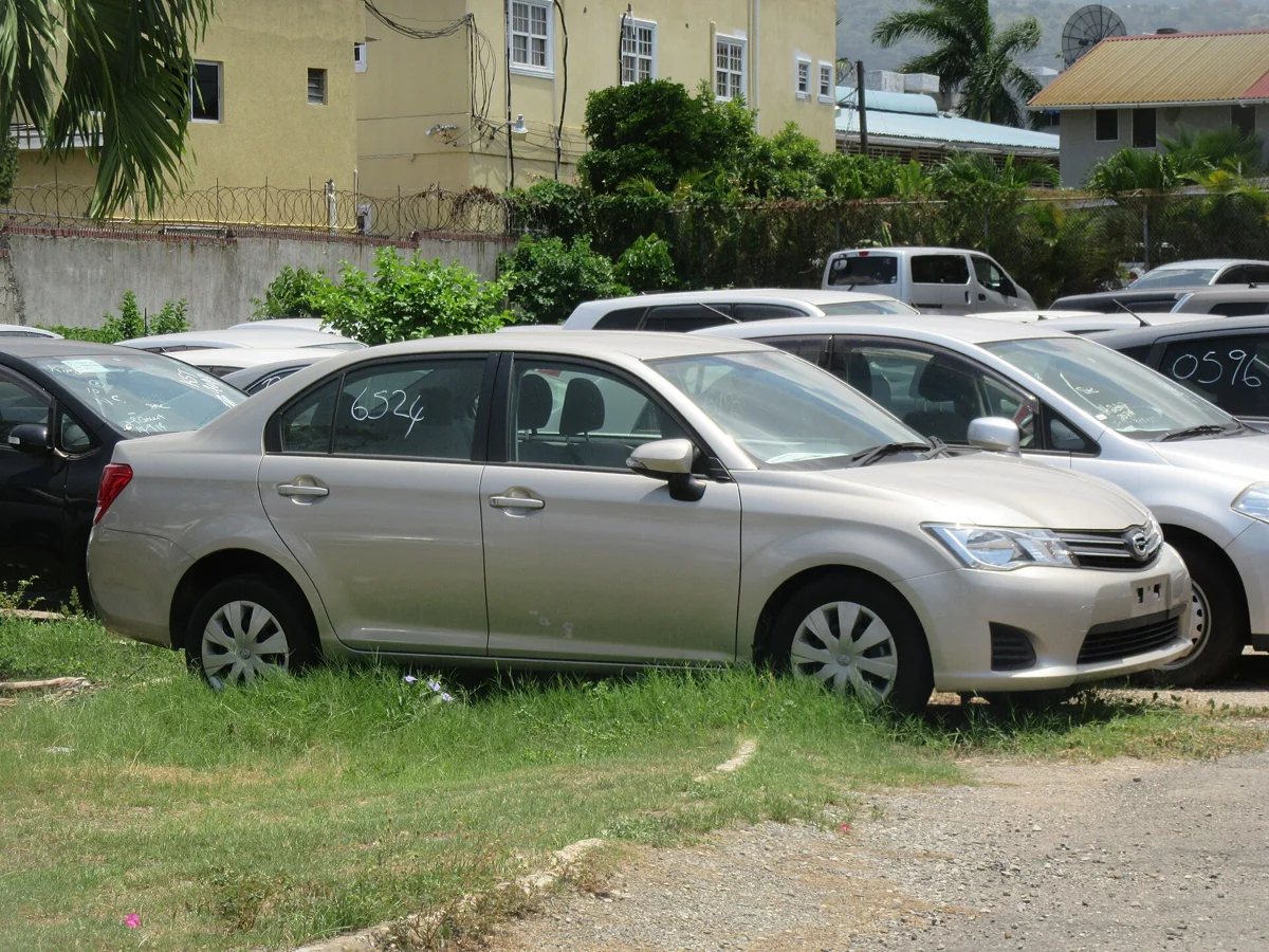 Toyota Corolla Axio (50759567928)