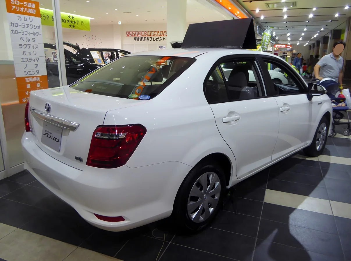Toyota COROLLA Axio HYBRID (DAA-NKE165) rear