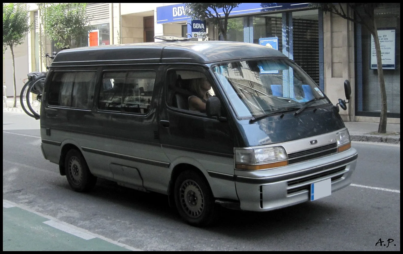 1990 Toyota Hiace Wagon (4999249375)