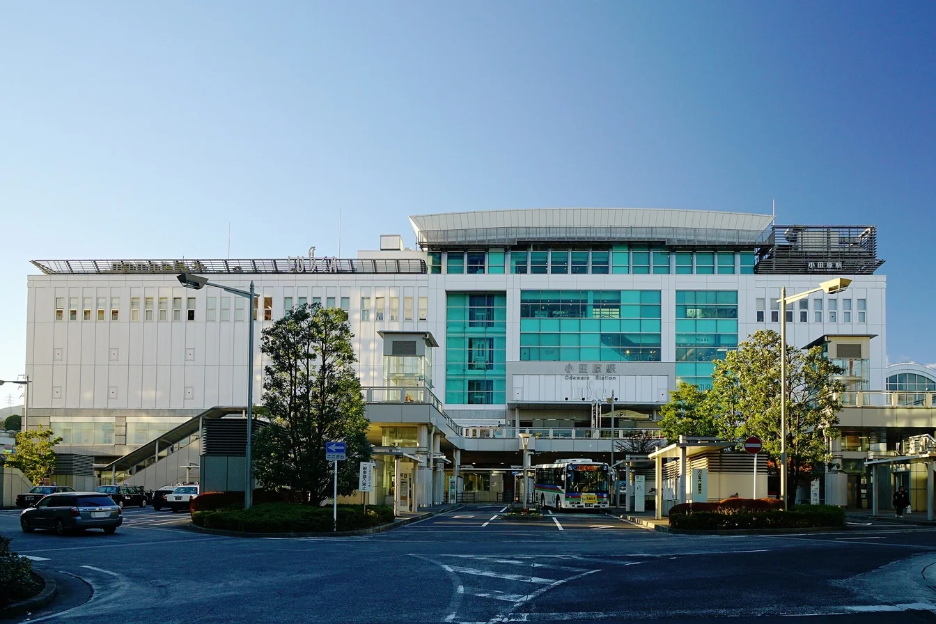 Odawara Station building and forecourt