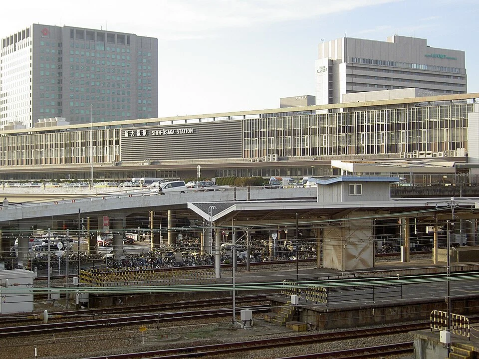 Street access outside Shin-Osaka Station